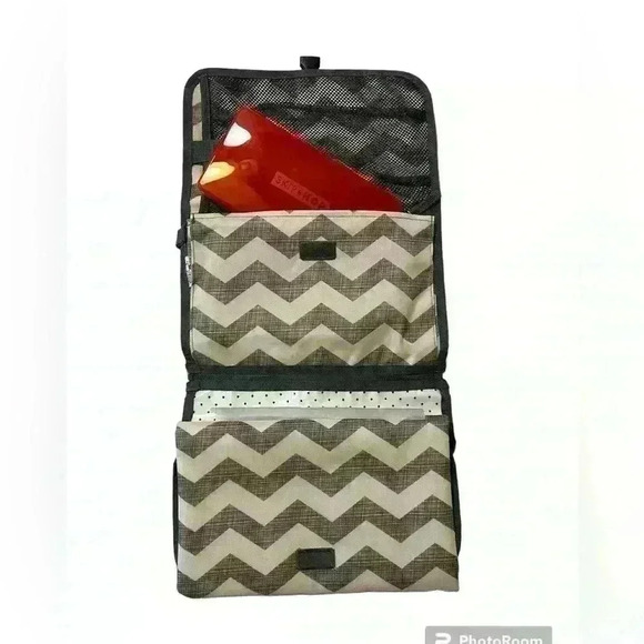 Skip Hop New Portable Baby‎ Changing Pad, Chevron - Picture 5 of 6